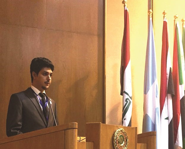 محمد البوص متحدثا