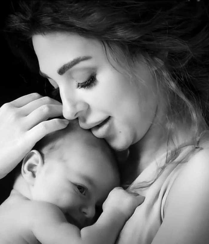  ميريام فارس تفاجئ جمهورها بأول صورة لابنها بملامح واضحة 