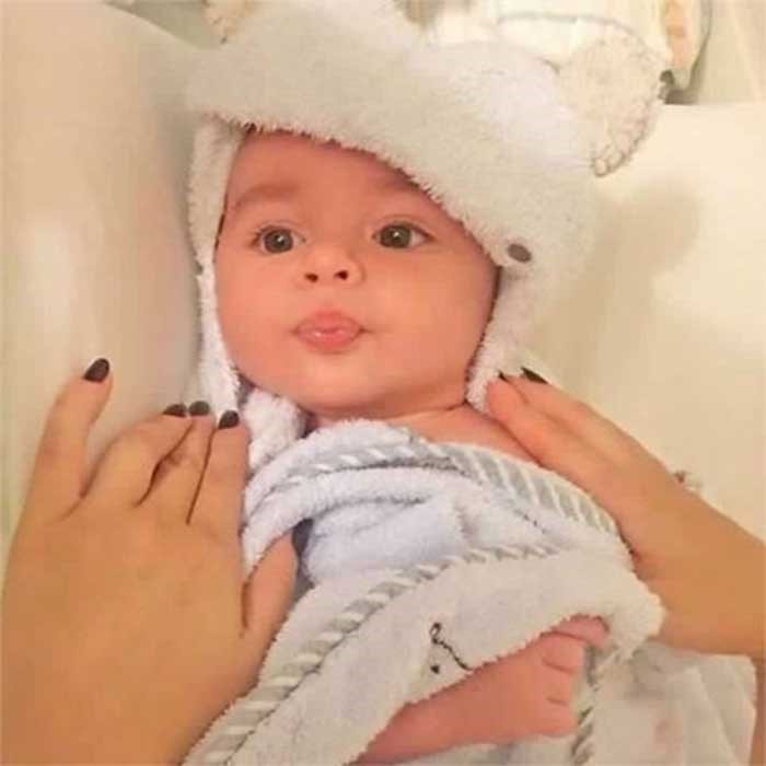  ميريام فارس تفاجئ جمهورها بأول صورة لابنها بملامح واضحة 