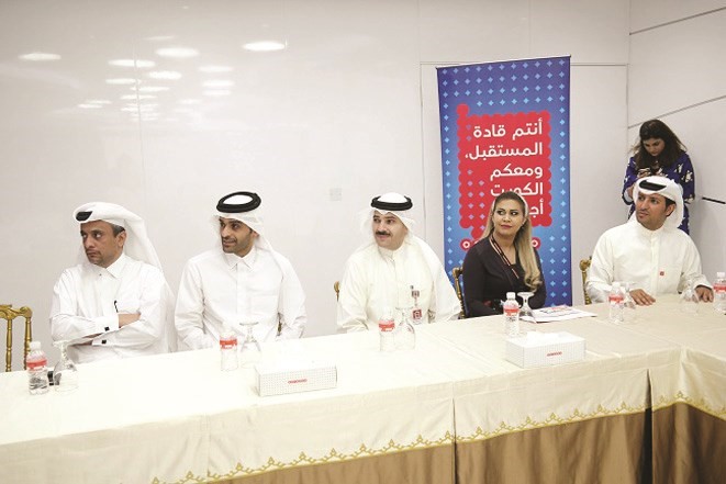 جانب من اللقاء مع الطلبة 