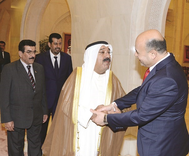  الشيخ ناصر صباح الاحمد خلال استقباله محافظ البصرة د ماجد النصراوي ﻿