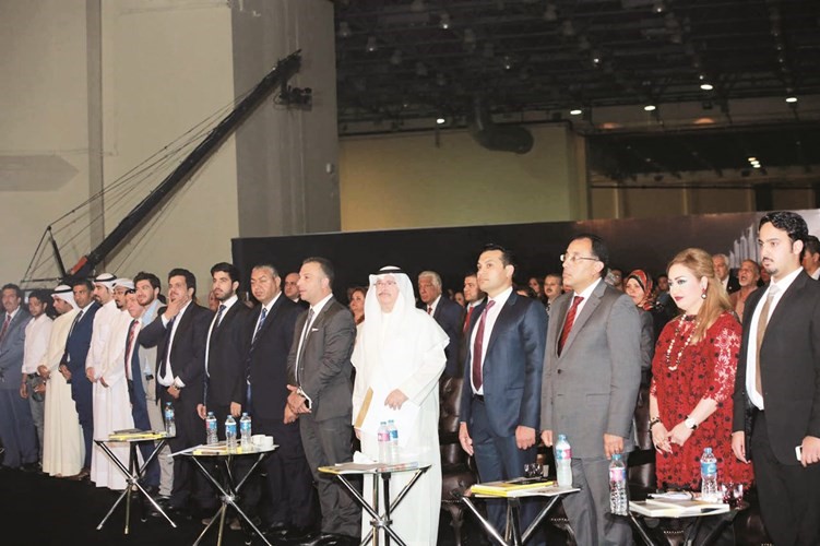 الشيخة فاطمة الصباح ومحمود عفيفي ووزير الاسكان المصري خلال افتتاح مؤتمر النخبة الاقتصادي في مصر