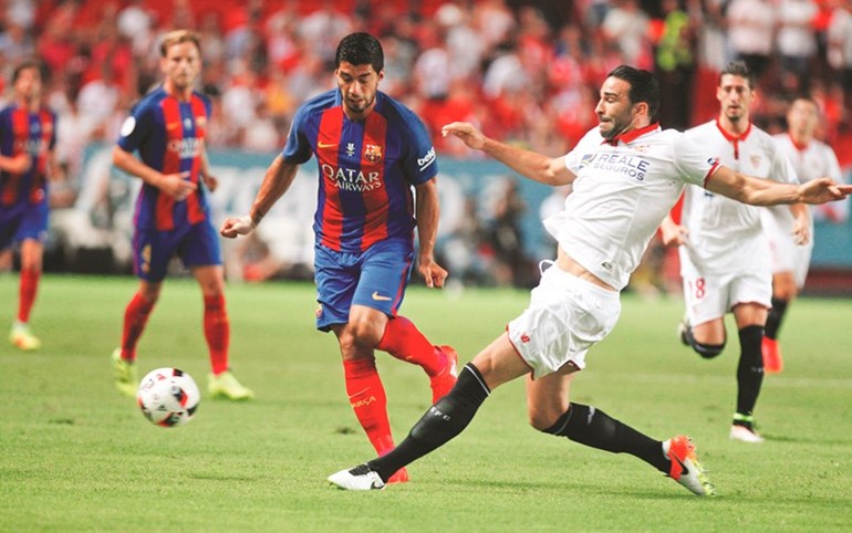 برشلونة يضع يداً على كأس السوبر الإسبانية