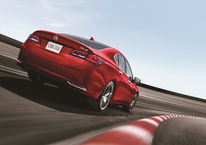«الملا» تطرح «ACURA -TLX».. أفخم سيارة سيدان رياضية على الإطلاق