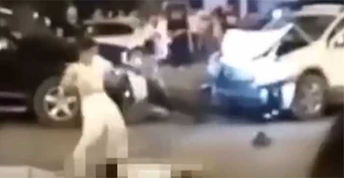 بالفيديو.. امرأة تؤدي رقصة على جثة رجل دهسته بسيارتها وتشعل مواقع التواصل 
