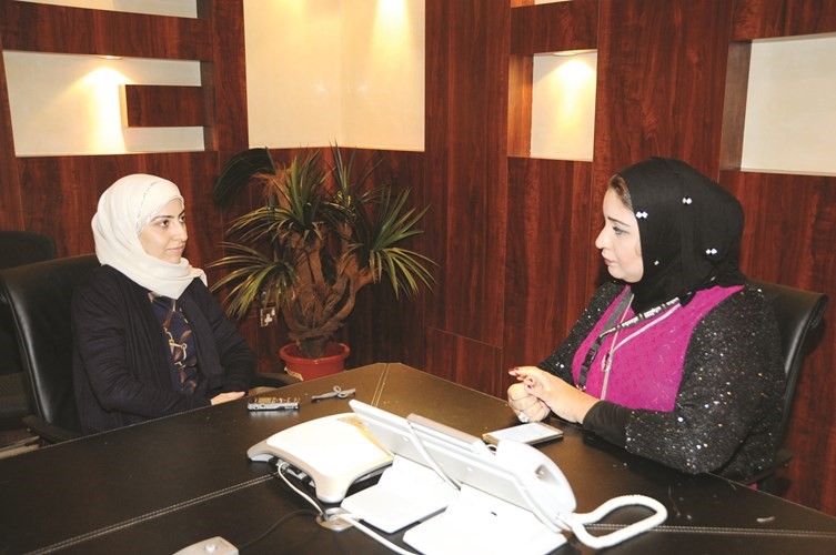 د فاطمة خريبط متحدثة الى الزميلة الاء خليفةقاسم باشا﻿