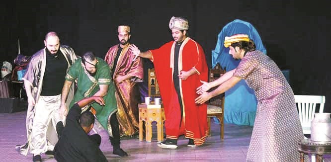 مشهد من مسرحية الخيام والخيزران في بلاد الاندلس﻿