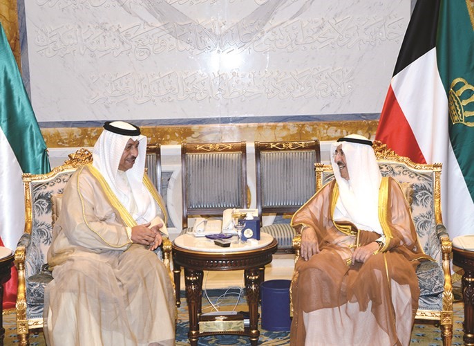 صاحب السمو الامير الشيخ صباح الاحمد مستقبلا سمو رئيس الوزراء الشيخ جابر المبارك