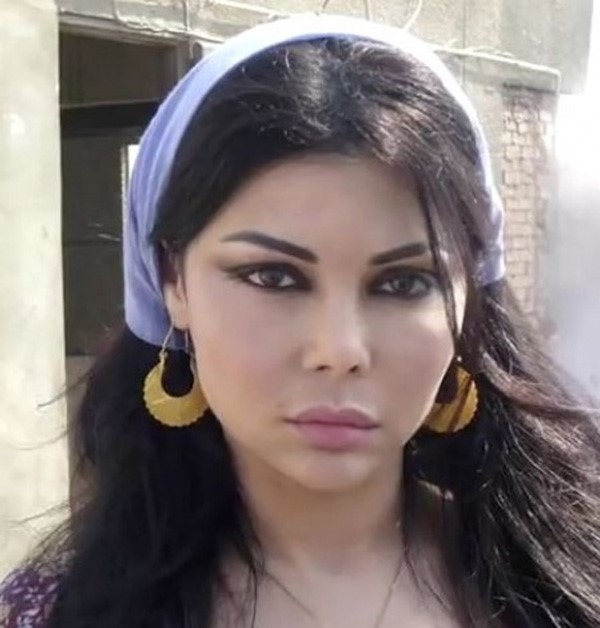 بالصور.. اكتشفوا اللون الطبيعي لأعين نجمات العالم العربي؟!