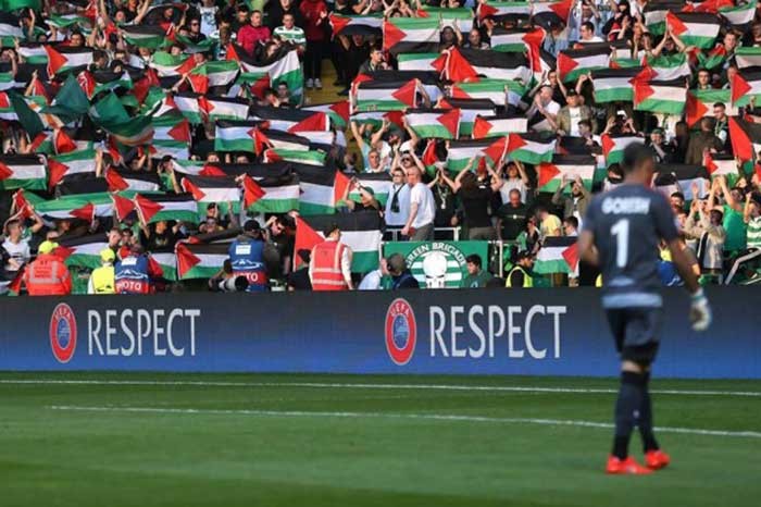 بالفيديو والصور .. مشجعو سلتيك الأسكتلندي يرفعون علم فلسطين في مباراته مع فريق "إسرائيلي"