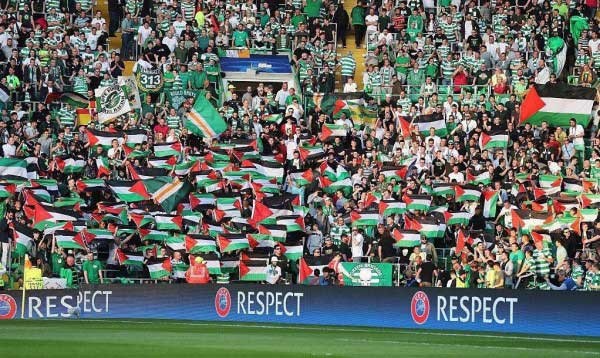 بالفيديو والصور .. مشجعو سلتيك الأسكتلندي يرفعون علم فلسطين في مباراته مع فريق "إسرائيلي"