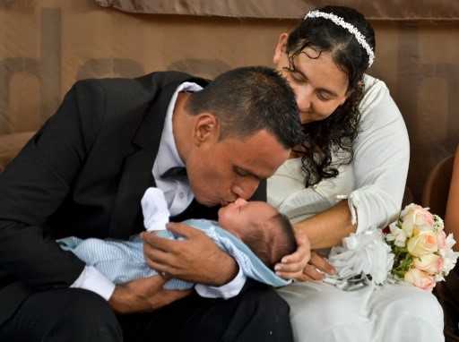 بالصور.. زواج جماعي وراء قضبان السجن