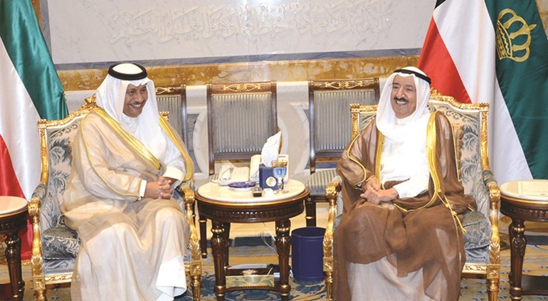 صاحب السمو الامير الشيخ صباح الاحمد مستقبلا سمو رئيس الوزراء الشيخ جابر المبارك