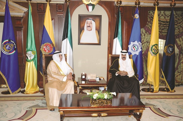 سمو ولي العهد الشيخ نواف الاحمد مستقبلا الشيخ خالد الجراح﻿