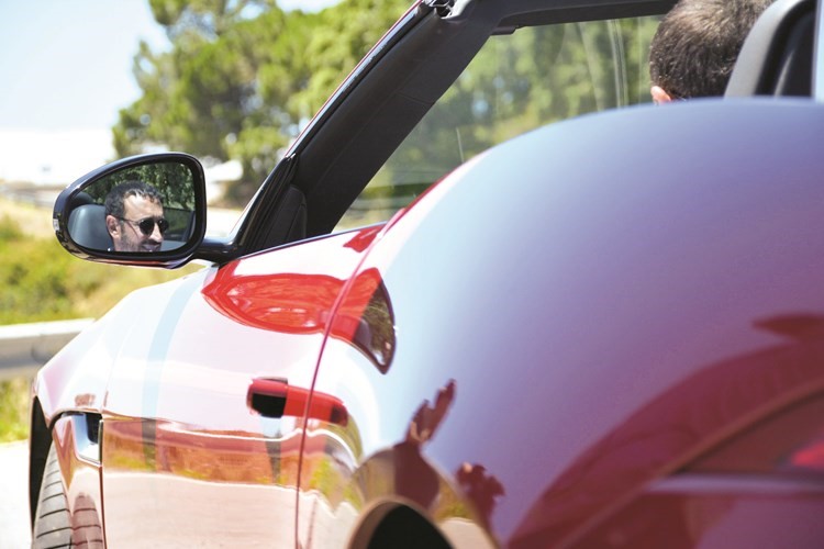 اناقة سيارة جاكوار F-TYPE الرياضية الجديدة﻿