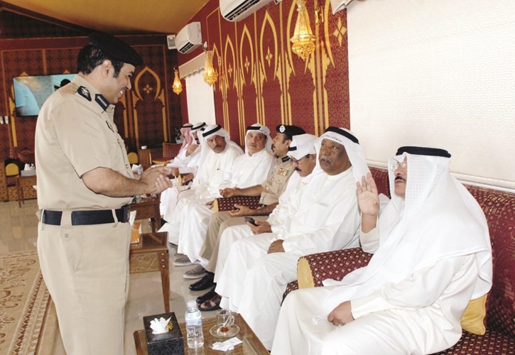 اللواء معبدالله الوهيب واللواء متركي الهنيدي ويبدو اللواء اديب السويدان 