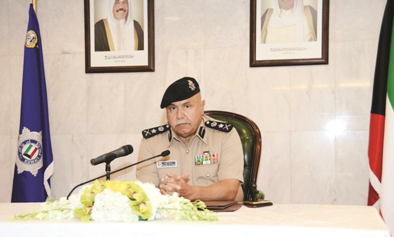 الفريق سليمان الفهد خلال الاجتماع