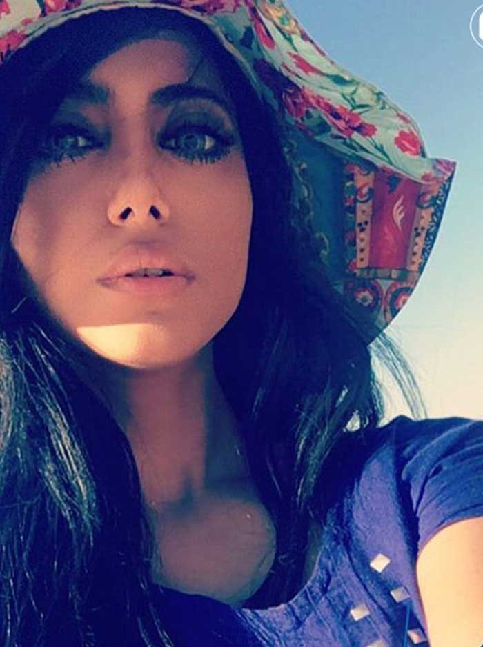 بالفيديو.. شاب فرنسي يلاحق شيلاء سبت ويطلب يدها للزواج 