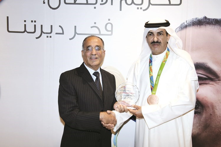مستشفى طيبة يكرم البطل عبدالله الرشيدياحمد علي