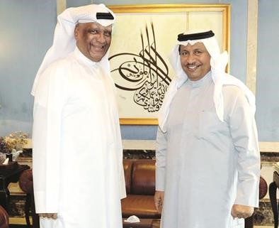 سمو رئيس مجلس الوزراء الشيخ جابر المبارك يستقبل لاعب المنتخب الوطني السابق فتحي كميل ﻿