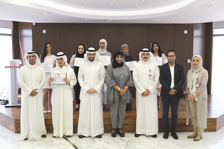 لقطة جماعية مع المشاركين ببرنامج التدريب الصيفي
