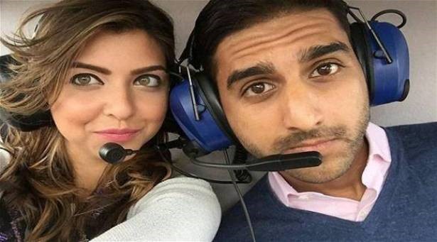 بالصور.. عرض زواج على متن طائرة مروحية!