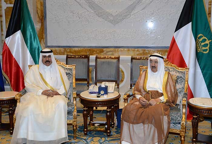 صاحب السمو الامير الشيخ صباح الاحمد مستقبلا سمو ولي العهد الشيخ نواف الاحمد