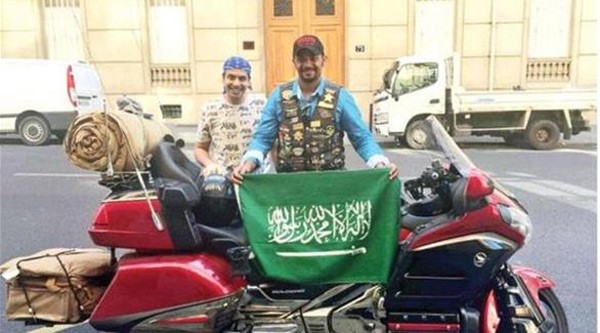 سعودي يسافر بدراجته إلى 3 قارات ليقول إن "الإرهاب لا دين له"