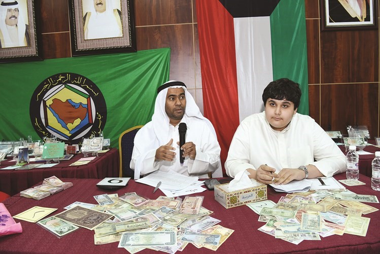 باسم الابراهيم متحدثا عن العملات خلال المزاداحمد علي﻿