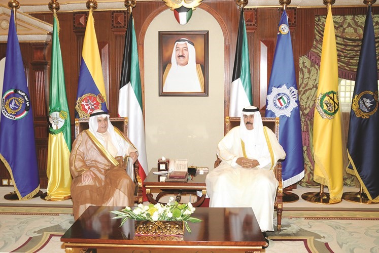 سمو ولي العهد الشيخ نواف الاحمد مستقبلا الشيخ خالد الجراح