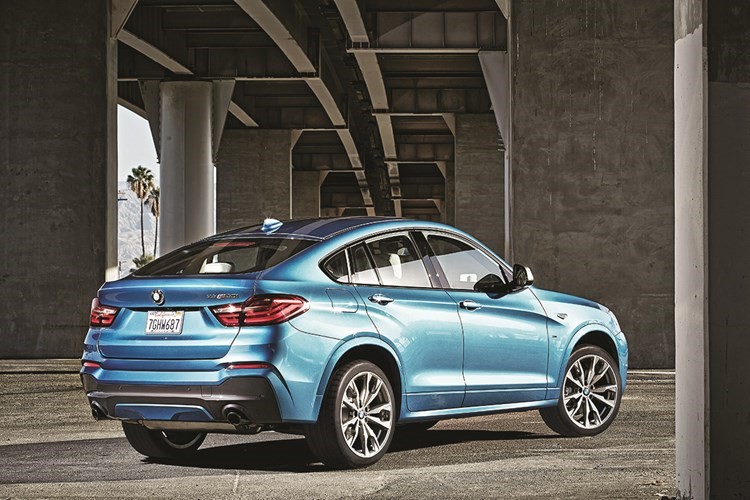 BMW X4 M40i قدرات رياضية ترتقي بالأداء لأعلى المستويات
