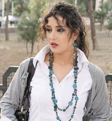 كندة حنا تعيش معاناة في «جزيرة النمل»