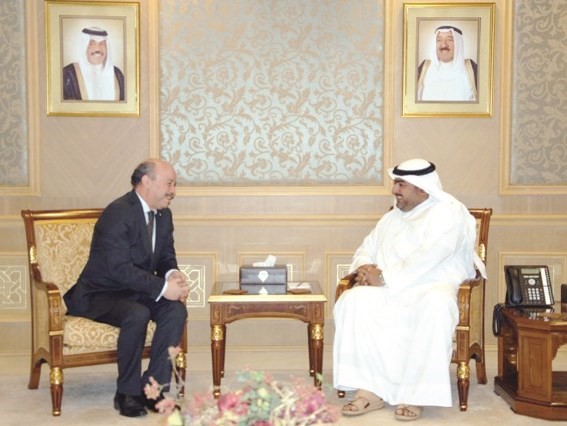 الشيخ ثامر العلي مستقبلا السفير الجزائري 