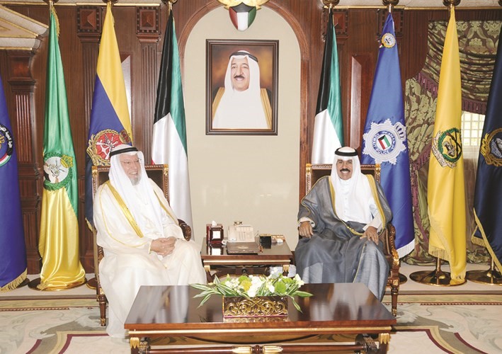 سمو ولي العهد الشيخ نواف الاحمد مستقبلا احمد باقر