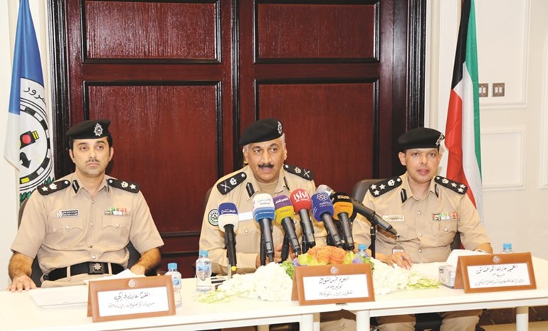 اللواء فهد الشويع متوسطا العميد عادل الحشاش والمقدم عادل الجاركي﻿