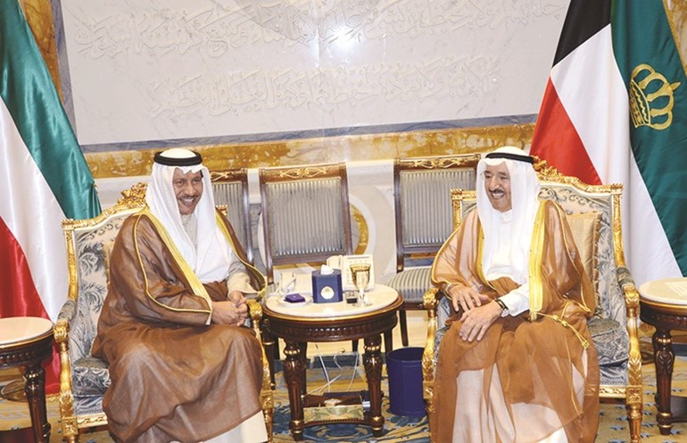 صاحب السمو الامير الشيخ صباح الاحمد مستقبلا سمو رئيس الوزراء الشيخ جابر المبارك﻿