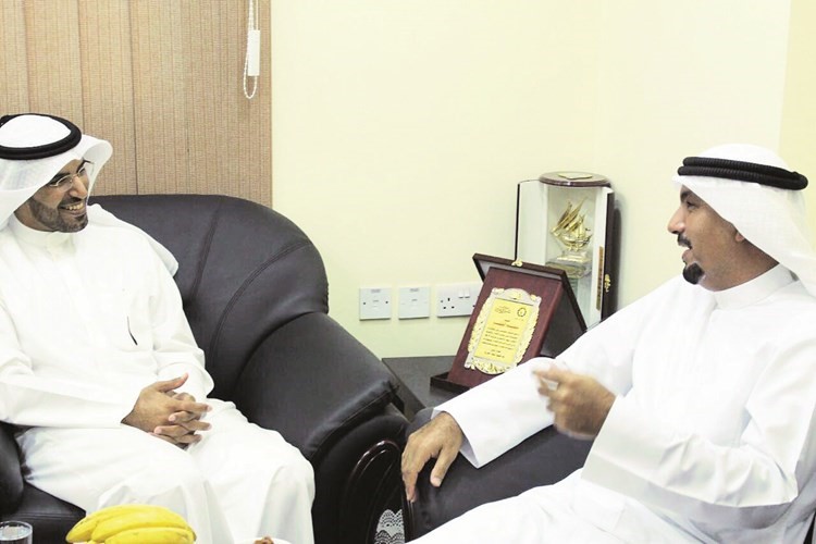 سعد العتيبي مستقبلا السفير جاسم الناجم