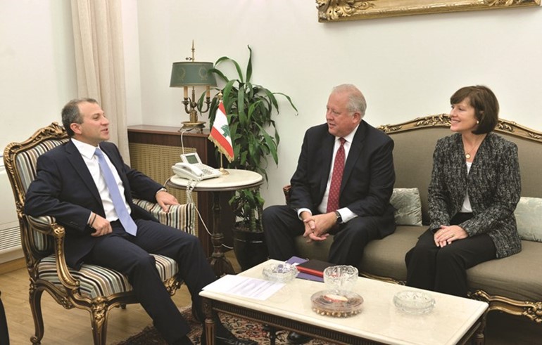 وزير الخارجية جبران باسيل مستقبلا وكيل وزارة الخارجية الاميركية توماس شانون والسفيرة اليزابيث ريتشارد محمود الطويل