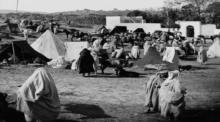 حجاج يتوجهون الى مكة المكرمة عام 1885روجيه فيوليت