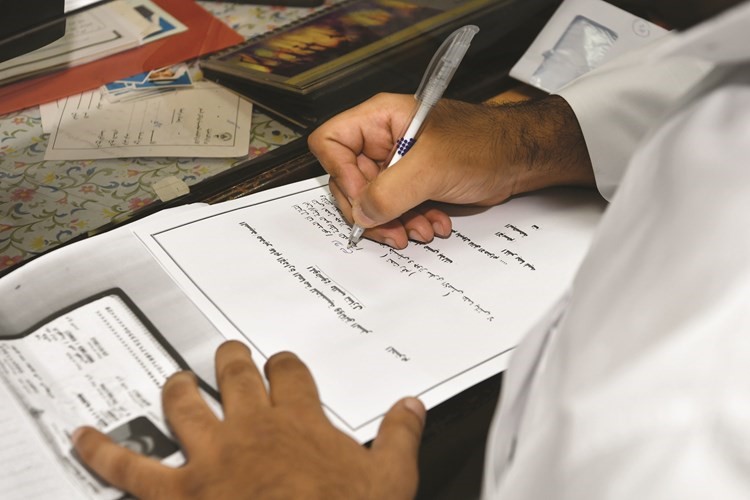 طلب تنازل عن جنسيته مقابل الحصول على شرف الجنسية الكويتية﻿