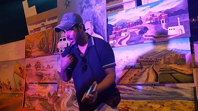 بالصور.. فنان سعودي عائد من الحد الجنوبي يعبر عن تضامنه مع المرابطين بالرسم