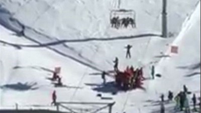 بالفيديو.. طفل الـ 9 أعوام وقع على ارتفاع 10 أمتار