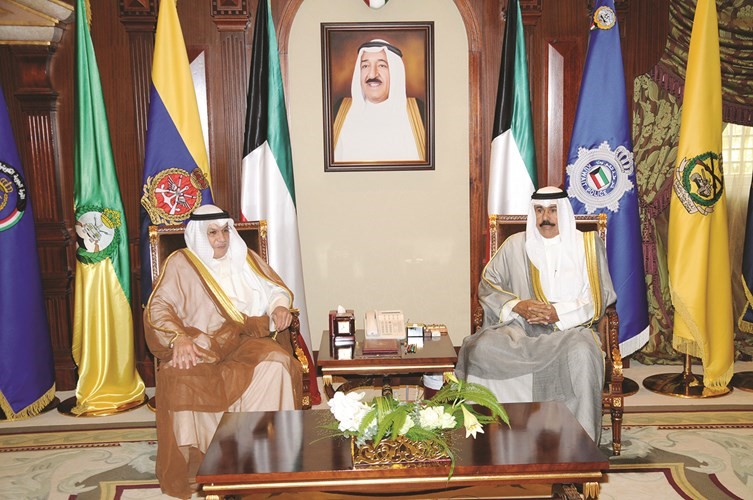 سمو ولي العهد الشيخ نواف الاحمد مستقبلا الشيخ خالد الجراح﻿
