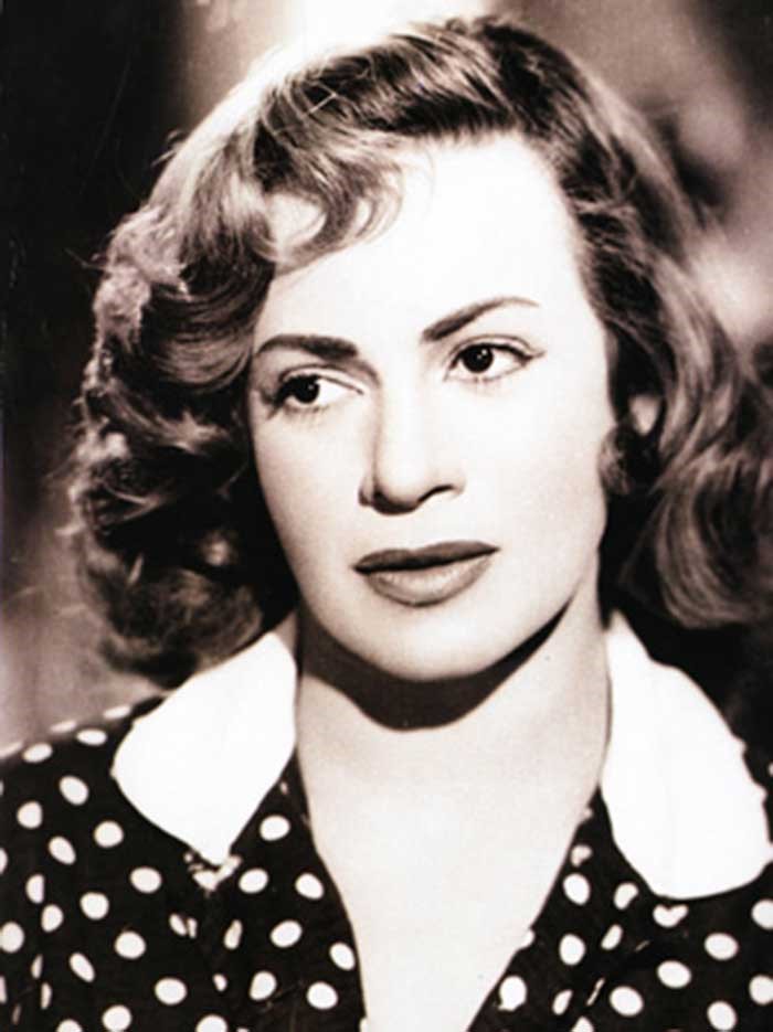 هل تصدق أن هؤلاء النجوم ليسوا من أصول مصرية؟