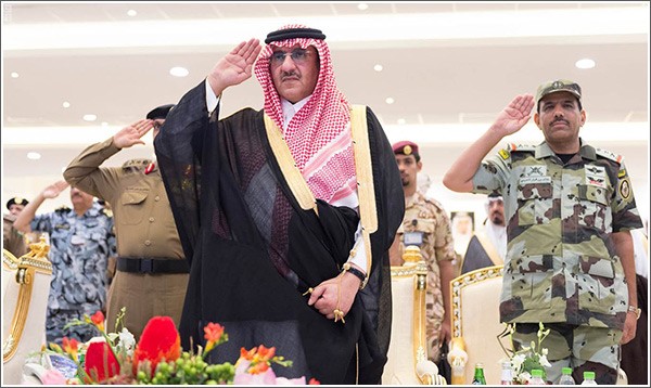 صاحب السمو الملكي الامير محمد بن نايف خلال حفل استعراض قوات امن الحجواس
