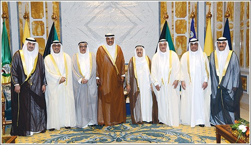 صاحب السمو الامير الشيخ صباح الاحمد مستقبلا الشيخ صباح الخالد وعددا من سفراء الكويت المعتمدين في الخارج