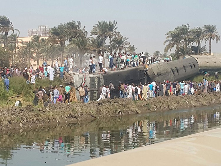 مقتل 22 شخصاً واصابة العشرات في حادثة القطار جنوب القاهرة