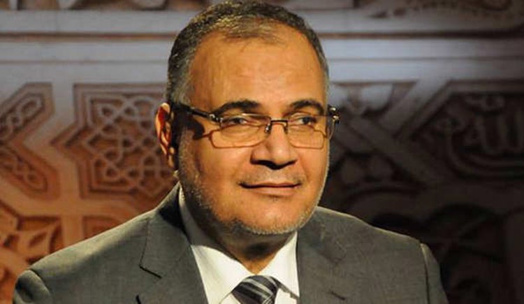 بالفيديو.. داعية أزهري: يجوز التضحية بالدجاج والبط ولكن يحرم ذبحها في الشارع.. وهكذا تم الرد عليه