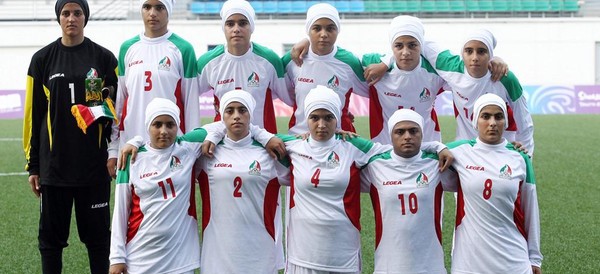 لاعب منتخب إيران للسيدات تنكشف ذكورته بعد "ثمله"