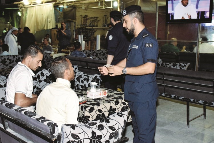 فحص ثبوتيات وافدين ﻿